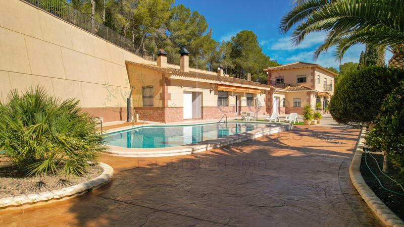 вилла продается в Monóvar, Alicante