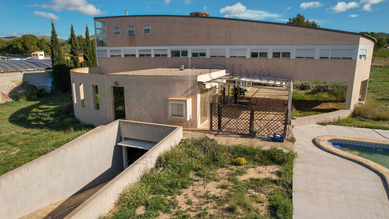 7 sovrum Villa till salu