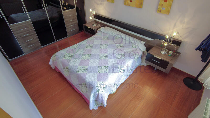 4 Schlafzimmer Landhaus zu verkaufen