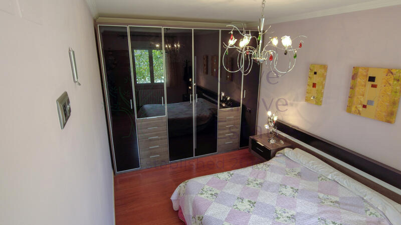 4 Schlafzimmer Landhaus zu verkaufen