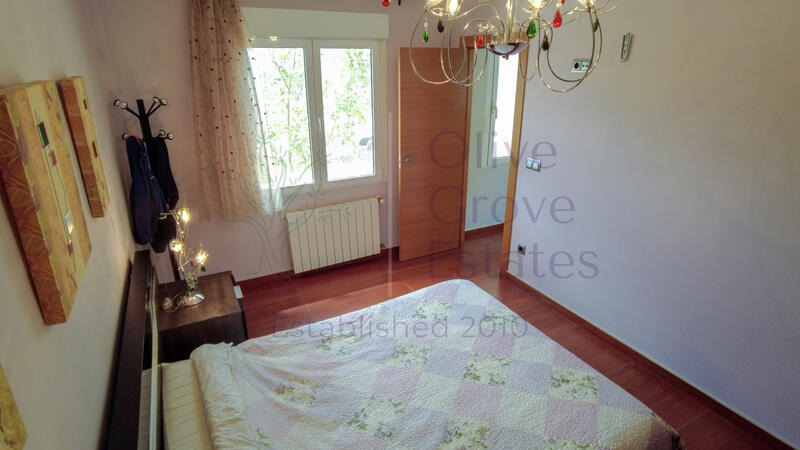 4 Schlafzimmer Landhaus zu verkaufen