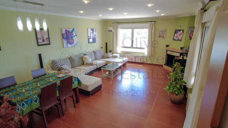 4 Schlafzimmer Landhaus zu verkaufen