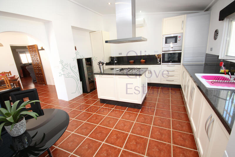 4 chambre Auberge à vendre