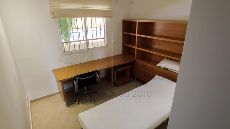 3 bedroom Apartment for Long Term Rent