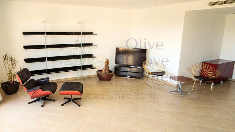 3 bedroom Apartment for Long Term Rent