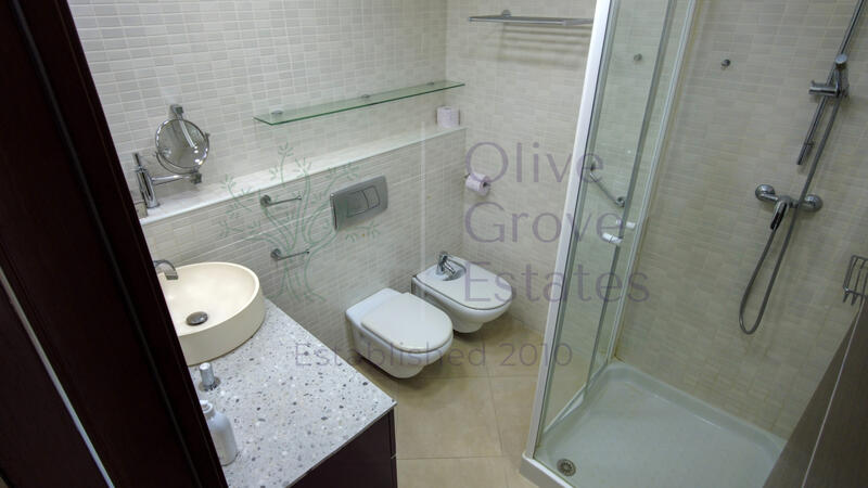 3 bedroom Apartment for Long Term Rent
