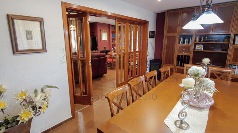 5 bedroom Country House for sale