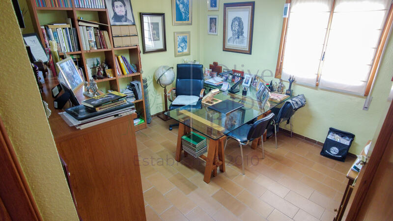 5 bedroom Country House for sale