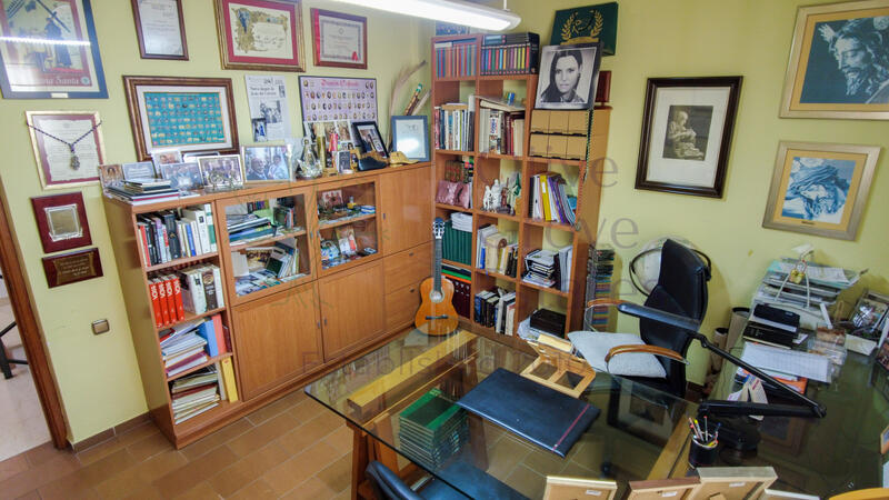 5 bedroom Country House for sale