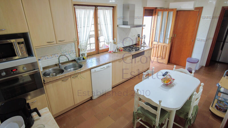 5 bedroom Country House for sale