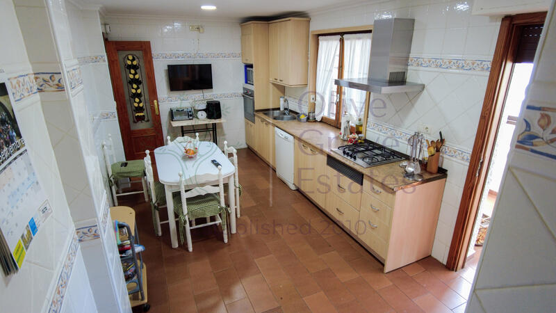 5 bedroom Country House for sale