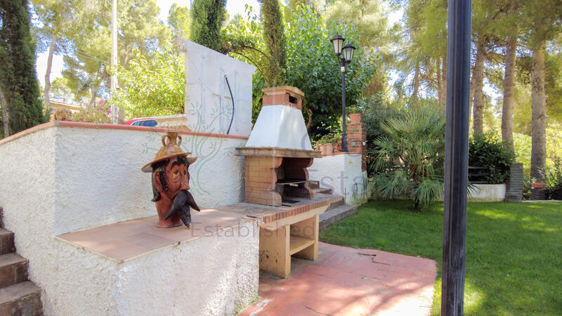 5 bedroom Country House for sale