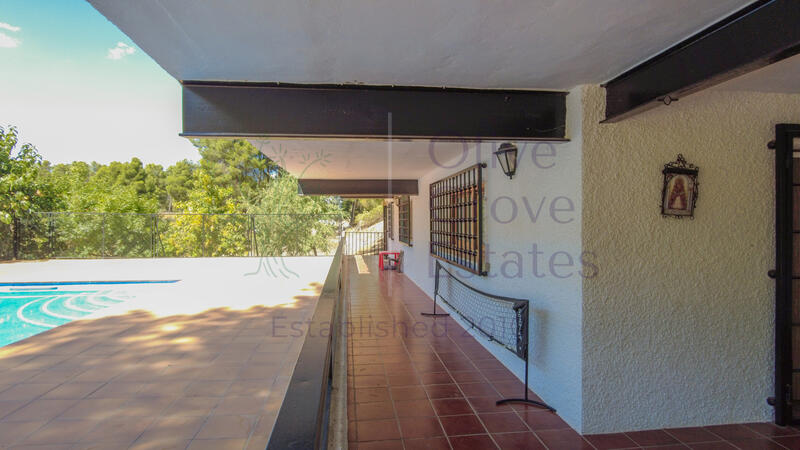 5 bedroom Country House for sale