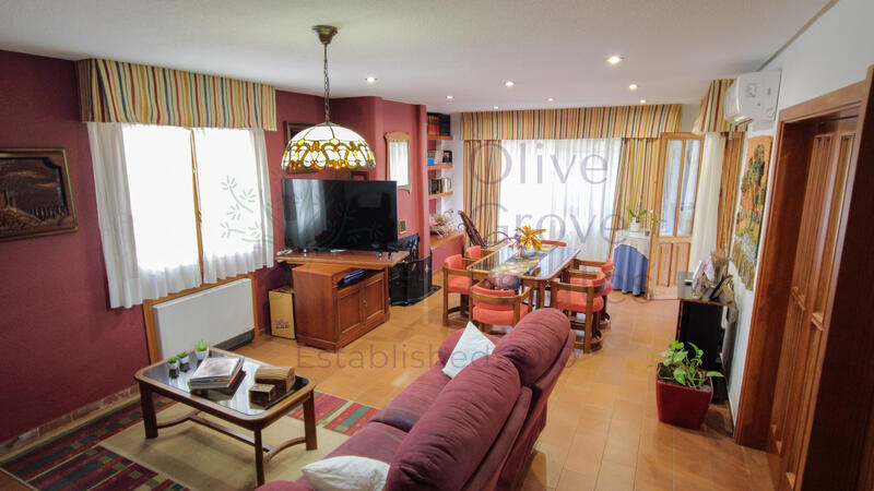 5 bedroom Country House for sale