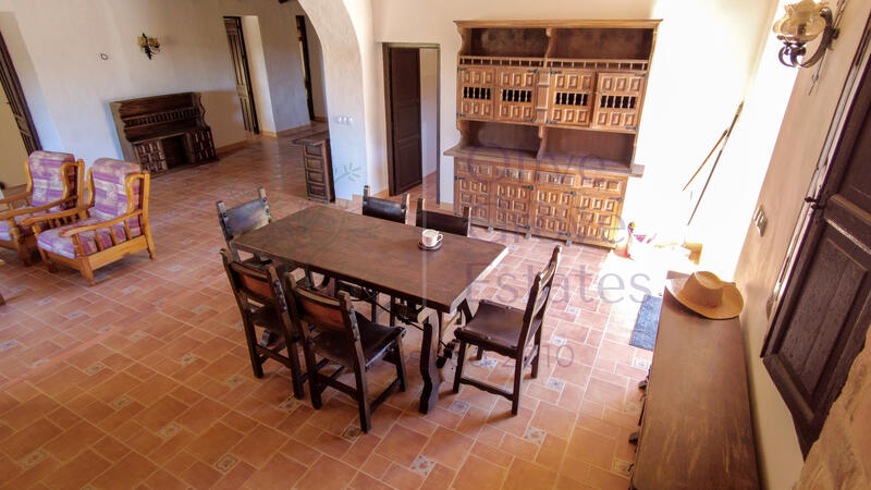 8 bedroom Country House for sale