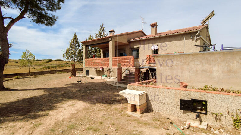 4 bedroom Country House for sale