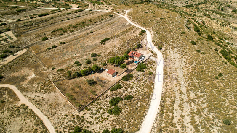 4 bedroom Country House for sale
