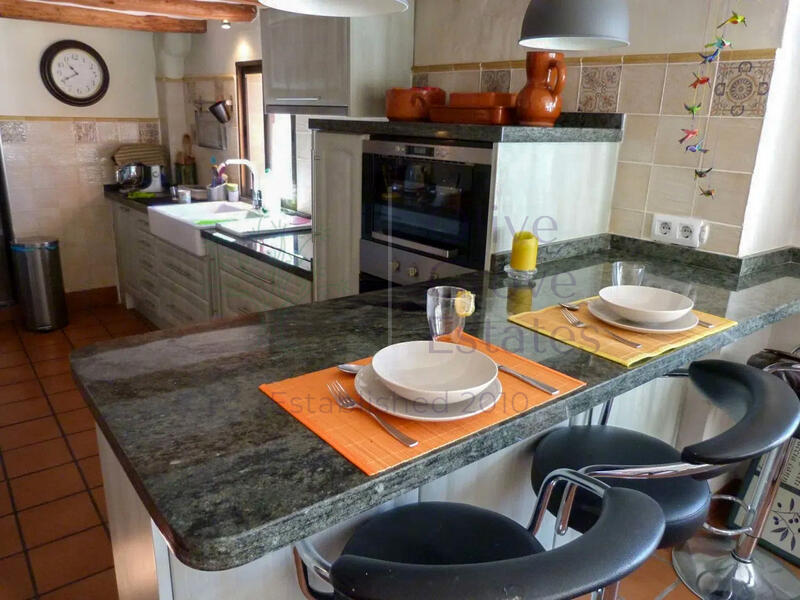 4 bedroom Country House for sale