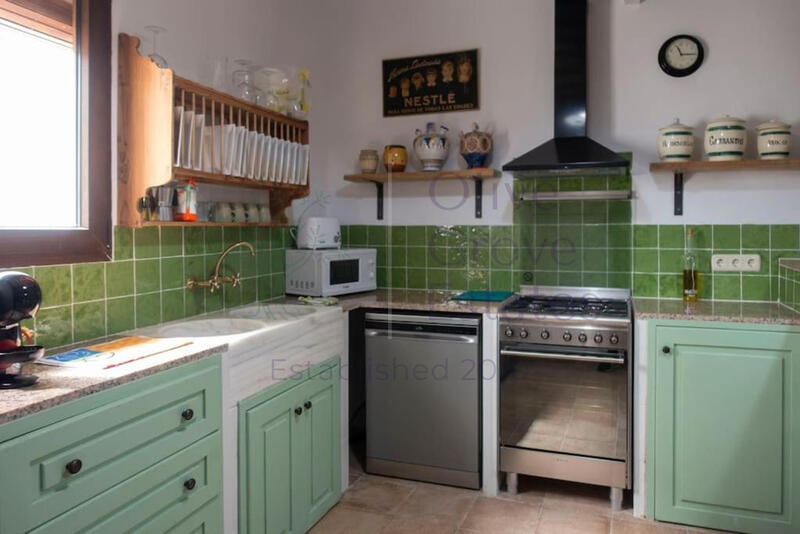 5 bedroom Townhouse for sale