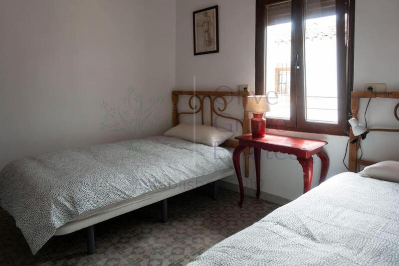 5 bedroom Townhouse for sale