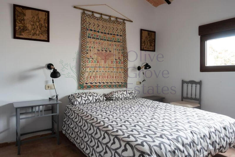 5 bedroom Townhouse for sale