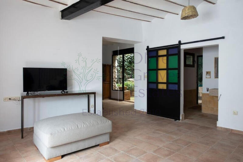 5 bedroom Townhouse for sale