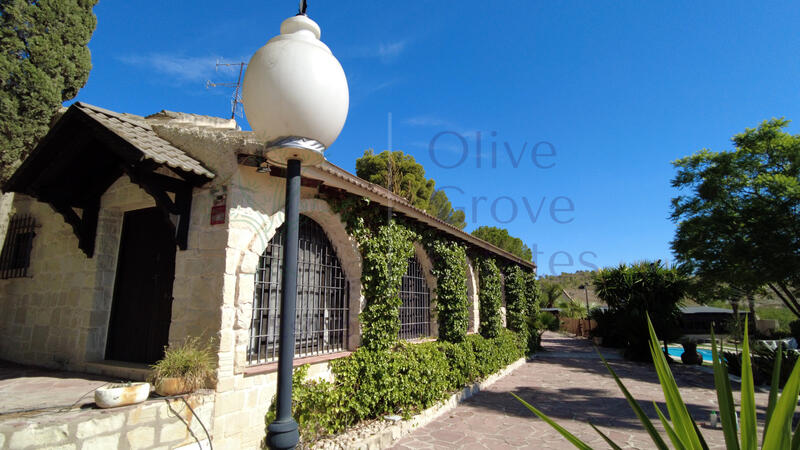 7 bedroom Country House for sale