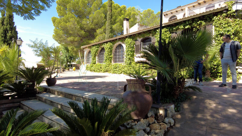 7 bedroom Country House for sale