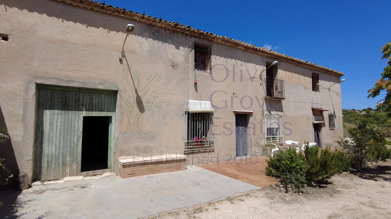 8 bedroom Villa for sale