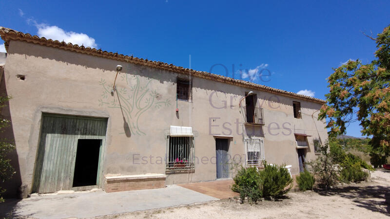 8 bedroom Villa for sale