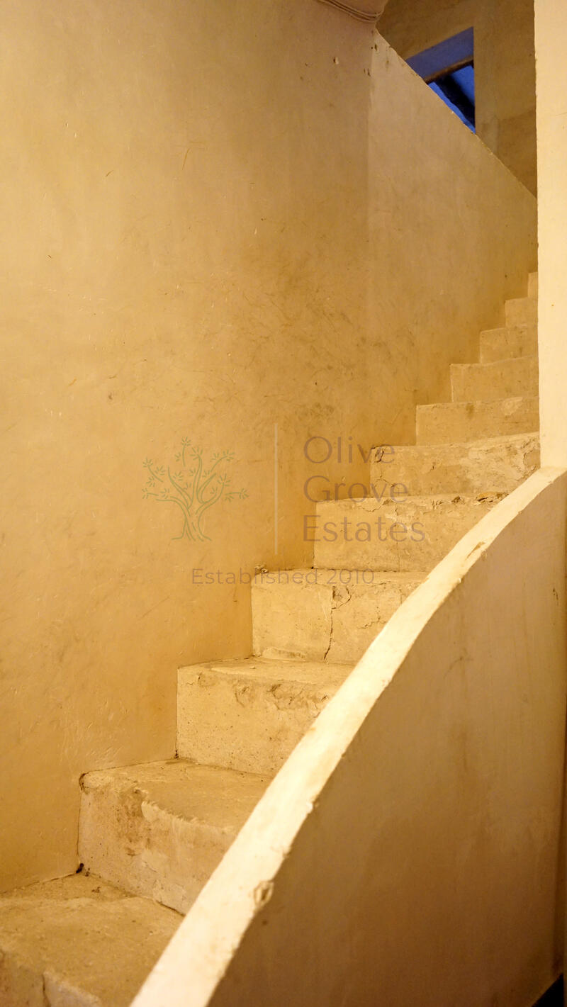 8 bedroom Villa for sale