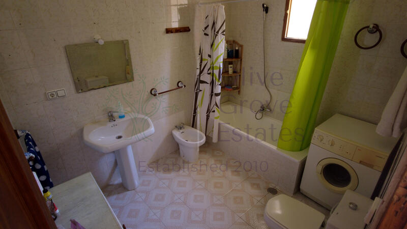 8 bedroom Villa for sale
