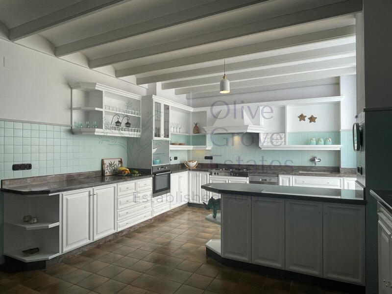 7 bedroom Country House for sale