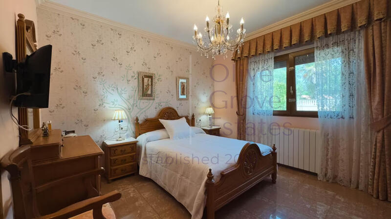 5 bedroom Villa for sale