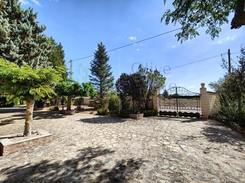 5 bedroom Villa for sale