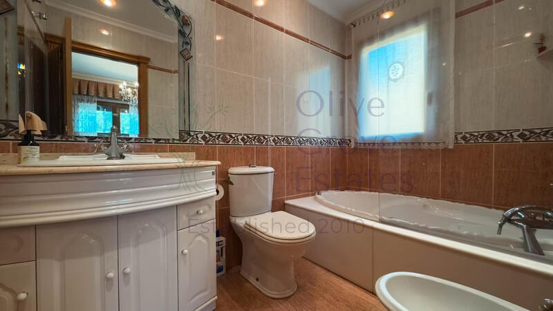 5 bedroom Villa for sale