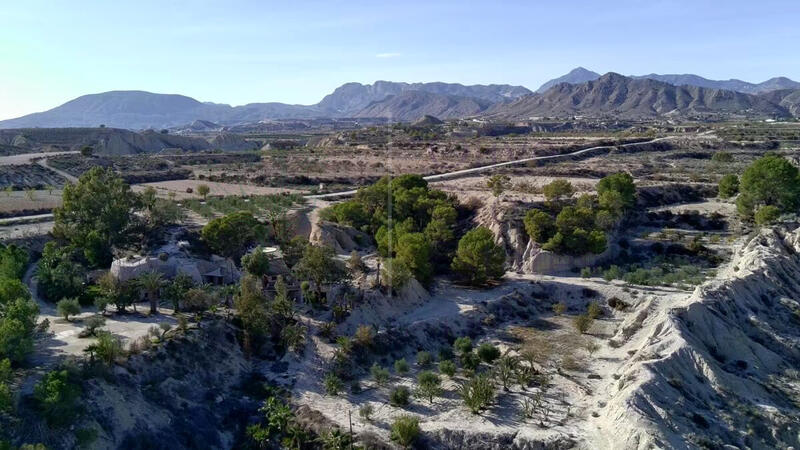 5 soveværelse Grottehus til salg