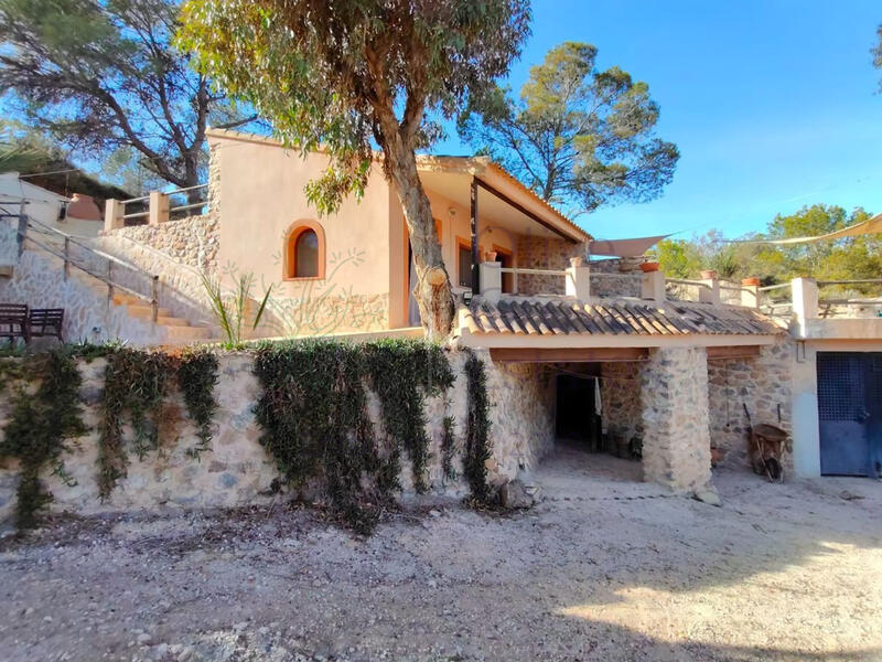 5 soveværelse Grottehus til salg