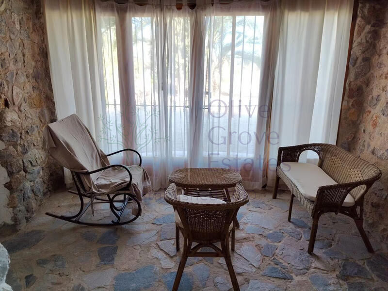 5 soveværelse Grottehus til salg