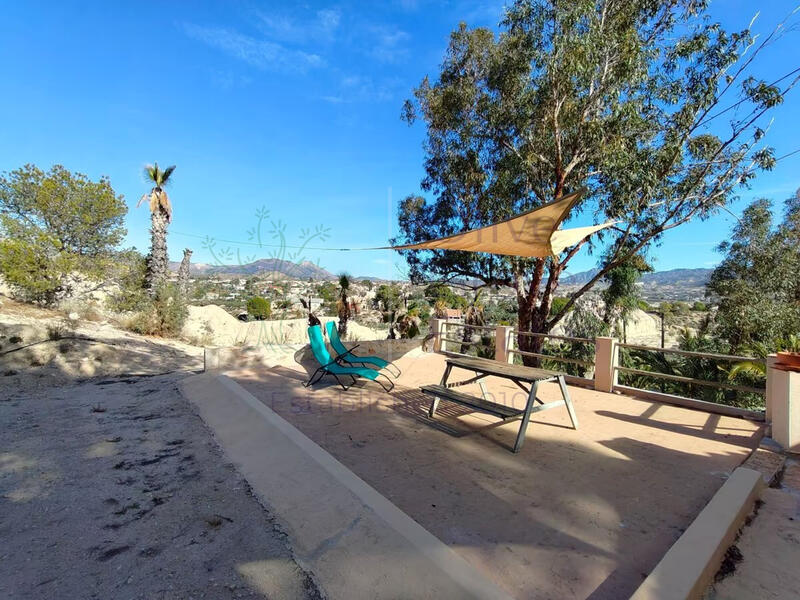 5 soveværelse Grottehus til salg