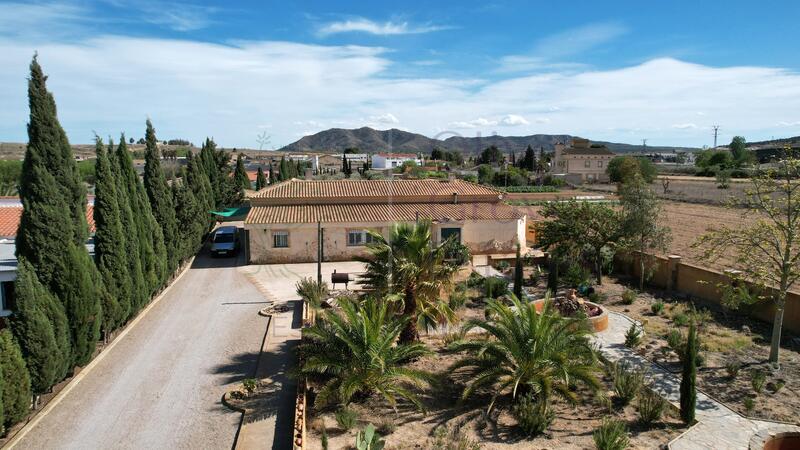 6 bedroom Villa for sale