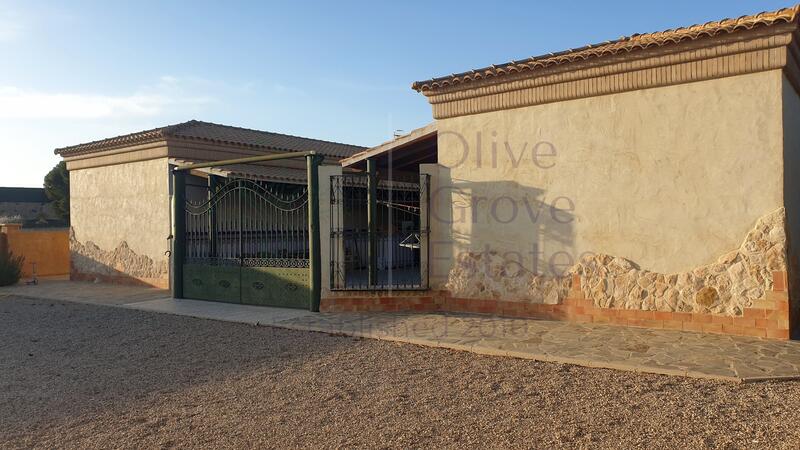 6 bedroom Villa for sale