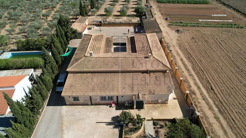 6 bedroom Villa for sale