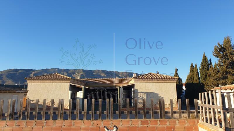 6 bedroom Villa for sale