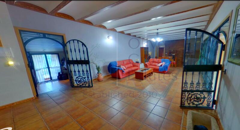 6 bedroom Villa for sale