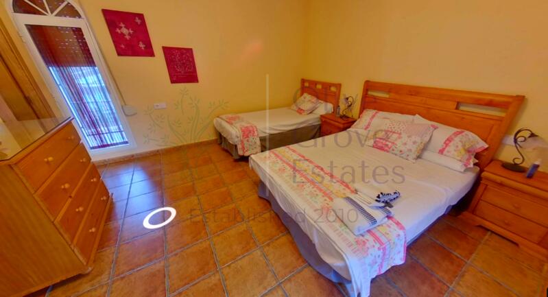 6 bedroom Villa for sale