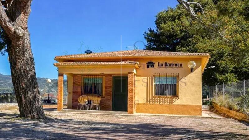 Landsted til salg i Onil, Alicante Landsted til salg i Onil, Alicante