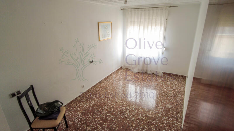 8 bedroom Townhouse for sale