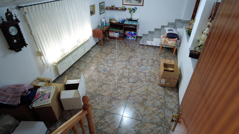 8 bedroom Townhouse for sale