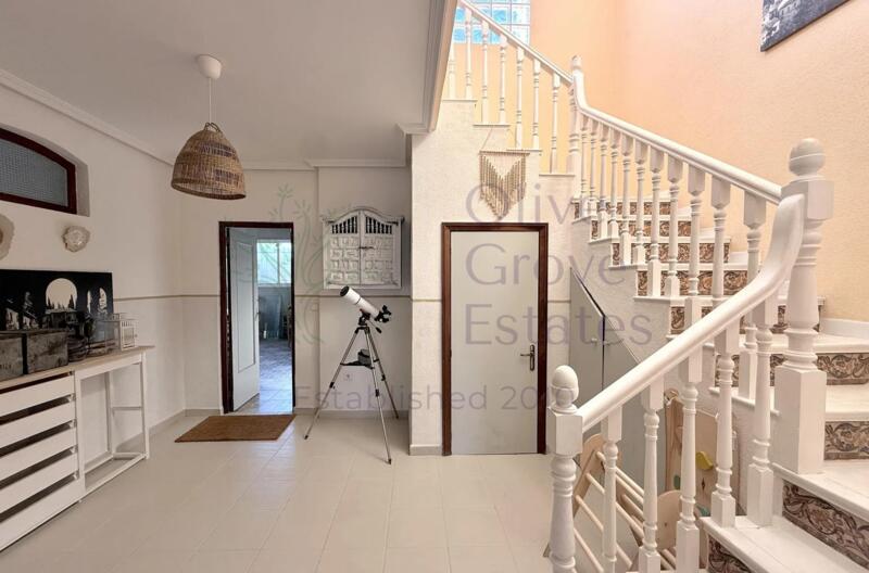 5 bedroom Land for sale